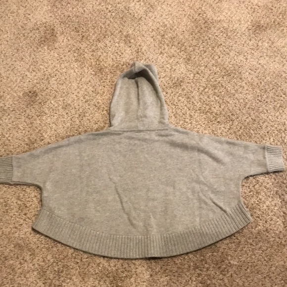 Gap Poncho - Picture 6 of 6